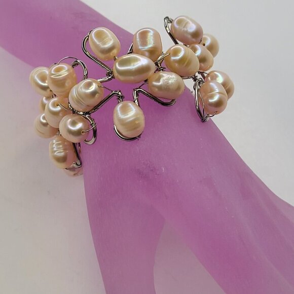 Unique White Freshwater Peach Pearl Bracelet Cuff - Picture 2 of 13